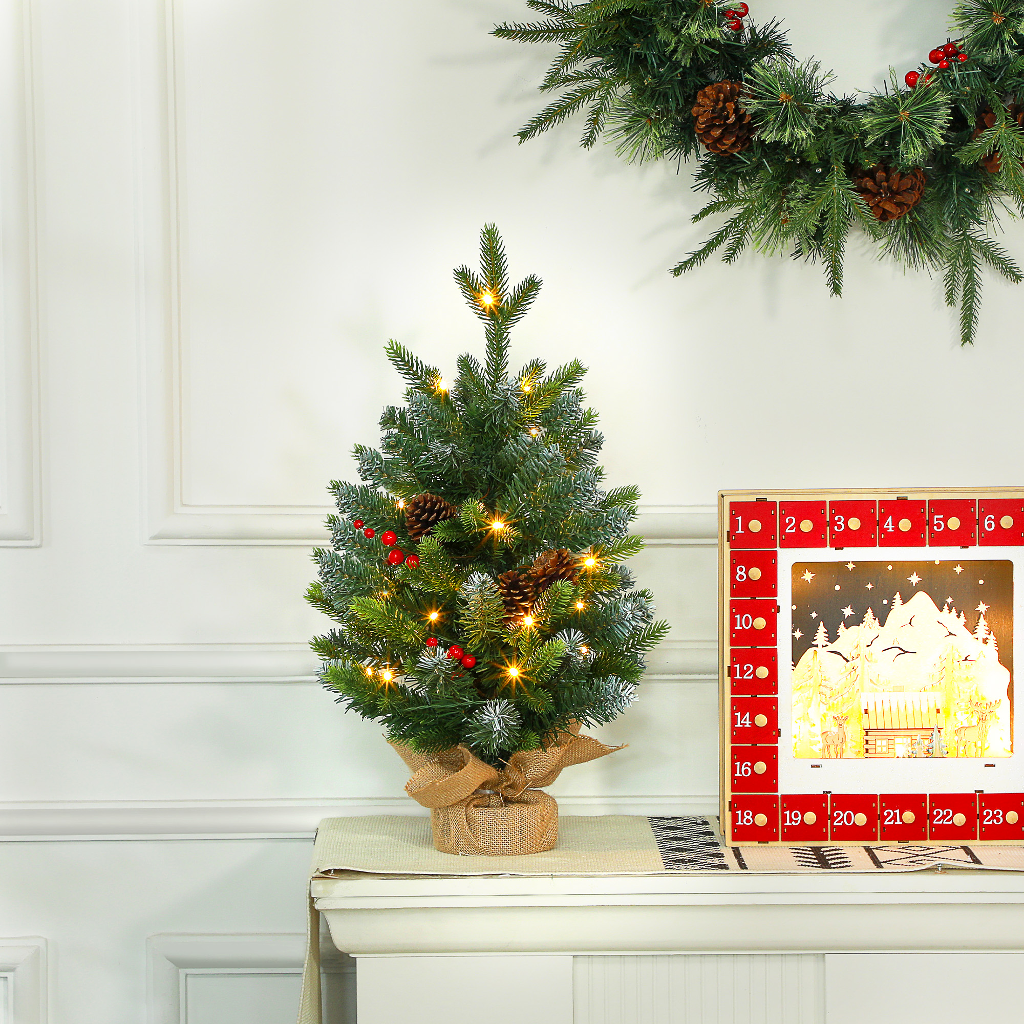 Sapin de Noël de table 60 cm lumineux – 20 LED, pommes de pin et baies – HOMCOM – vue supplémentaire