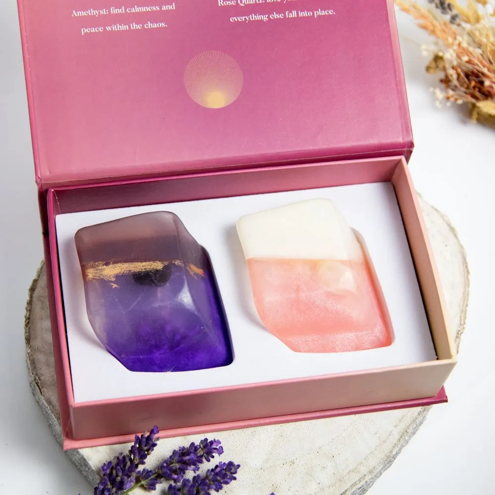Coffret de 2 savons artisanaux avec cristaux – Améthyste & Quartz rose